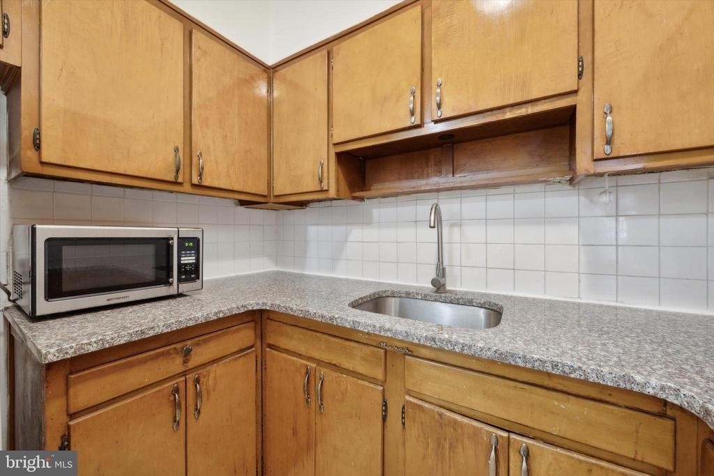 1817 Spruce Street - Photo 6