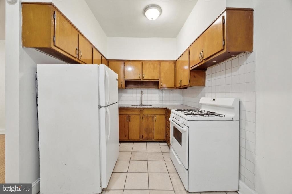 1817 Spruce Street - Photo 4