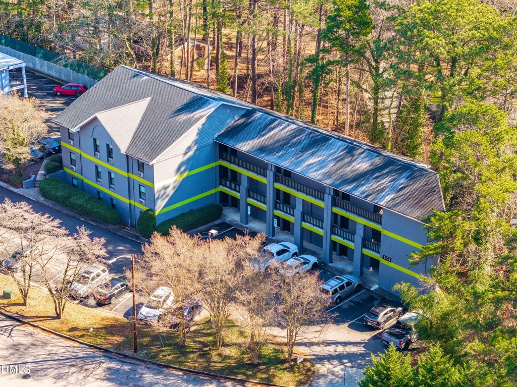 5104 Hollyridge Drive - Photo 5