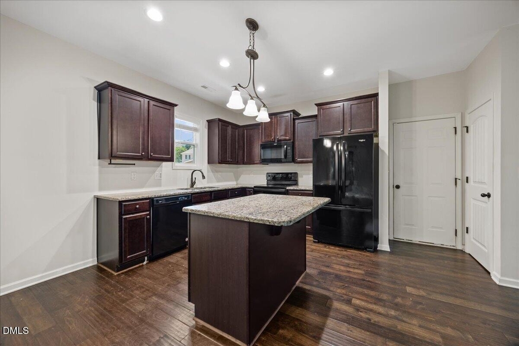 139 Smart Court - Photo 9