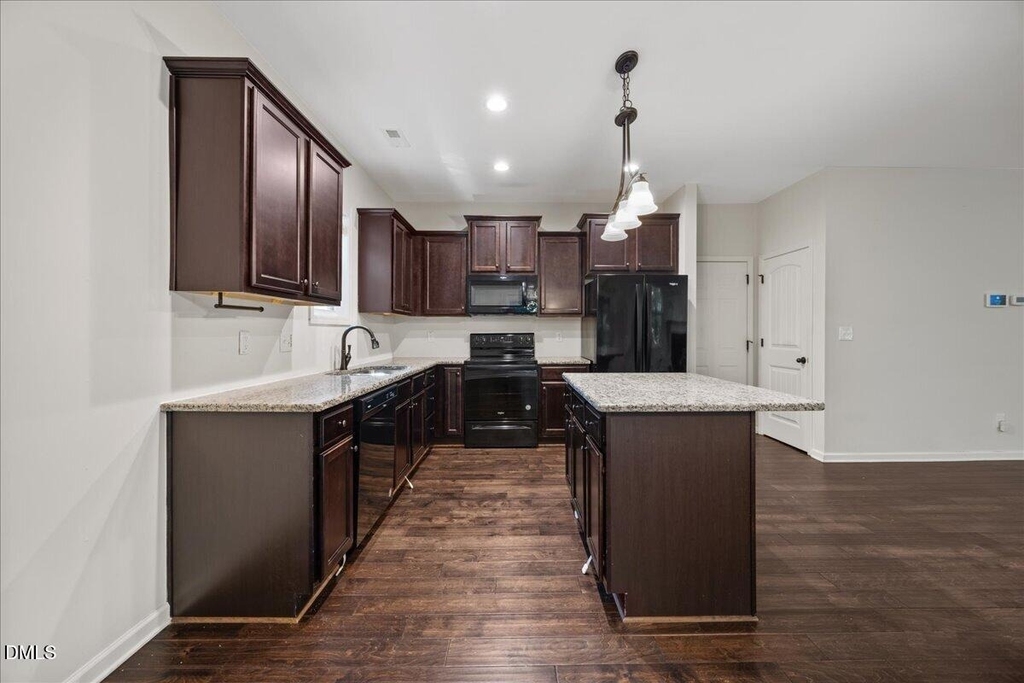 139 Smart Court - Photo 10