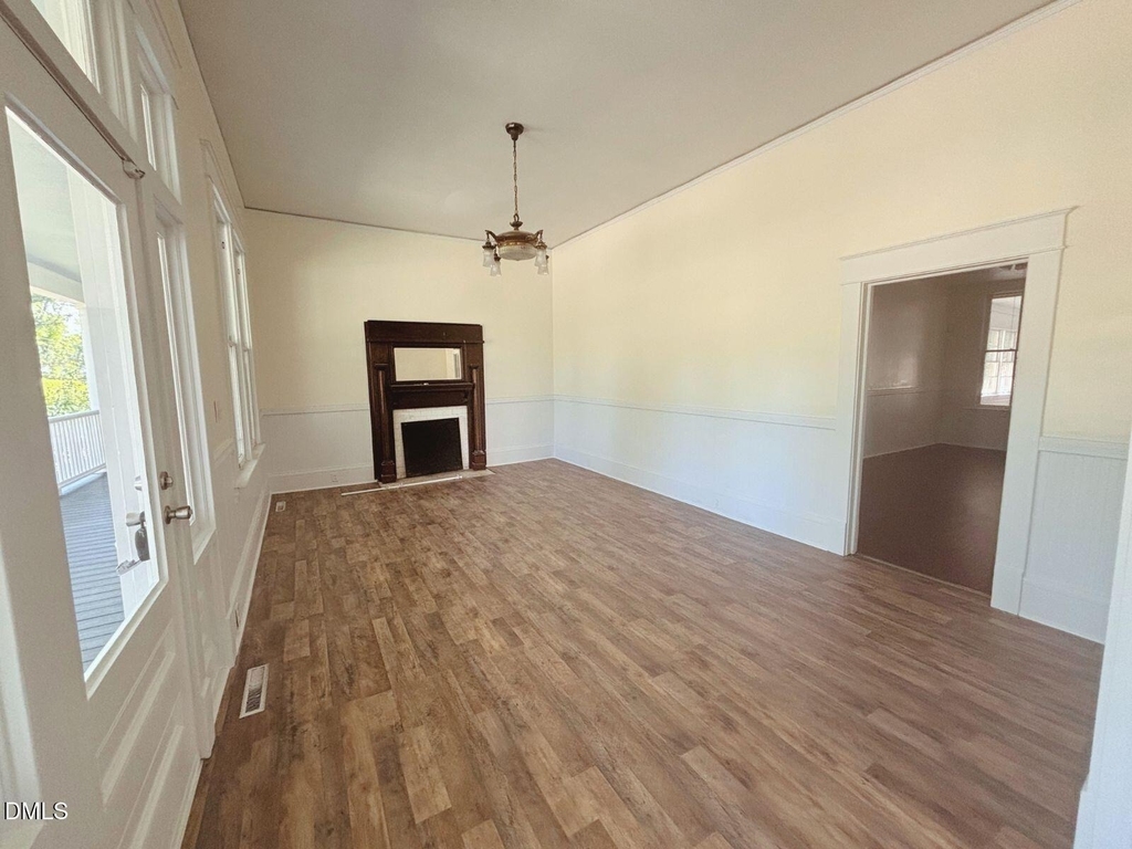 114 Forest Avenue - Photo 2