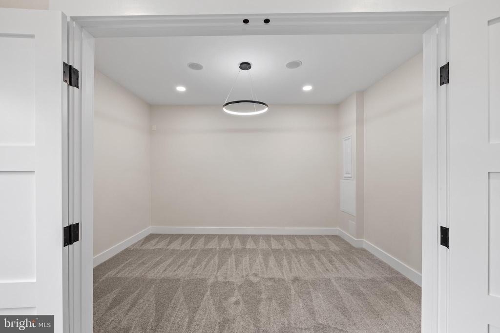354 Winding Way - Photo 32