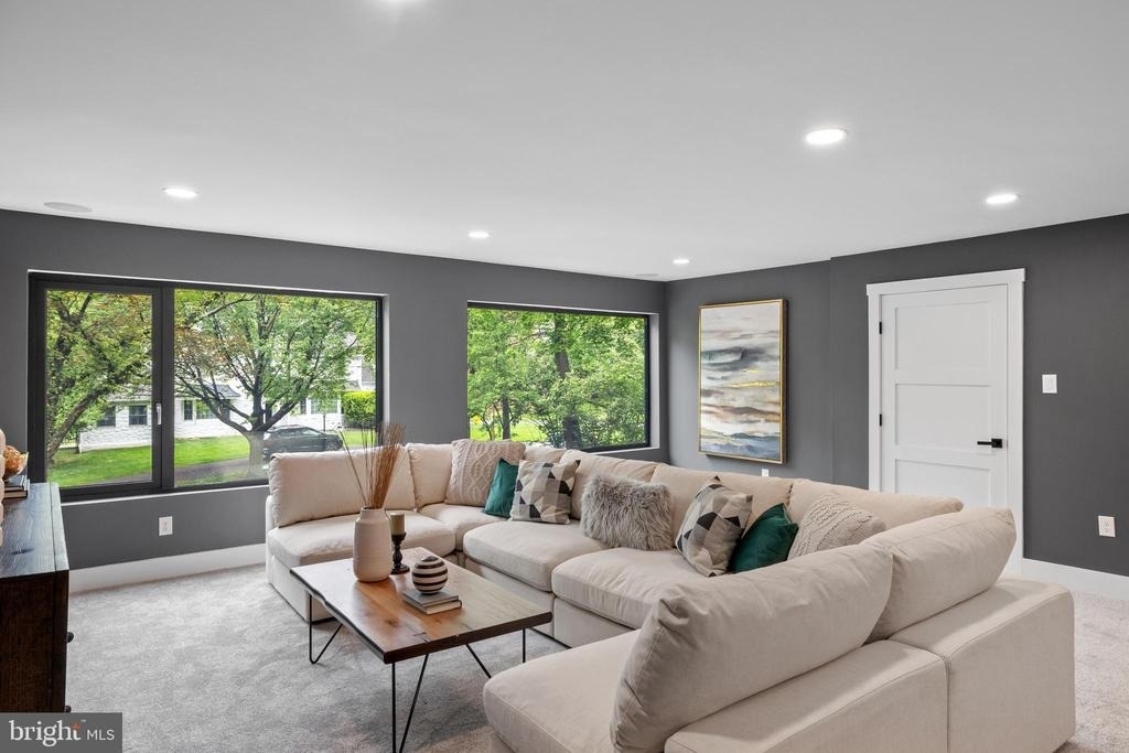 354 Winding Way - Photo 28