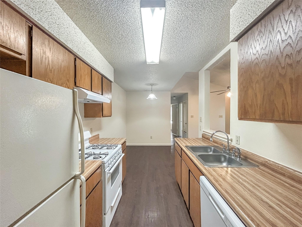 2008 Alex Ave - Photo 5