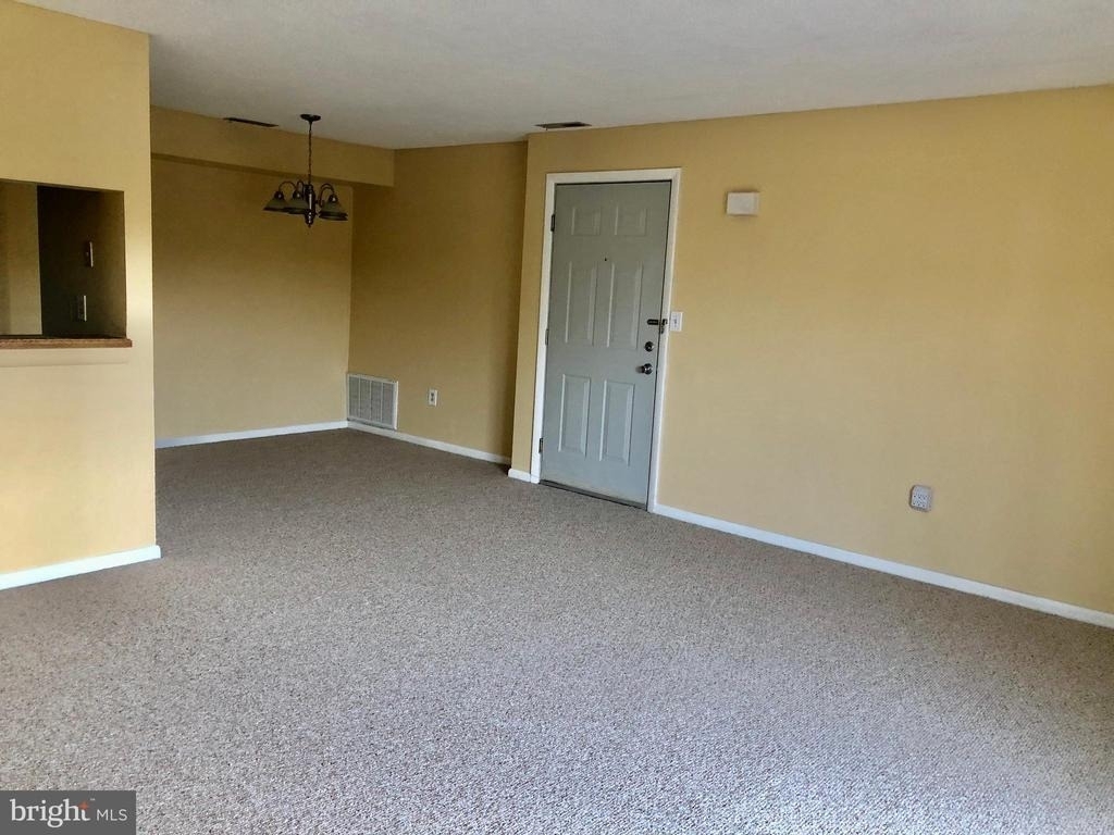 1802 Ravens Crest Dr E - Photo 2