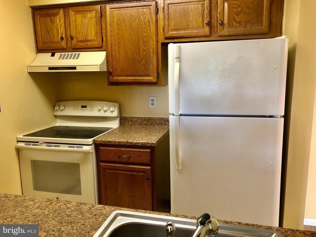 1802 Ravens Crest Dr E - Photo 9