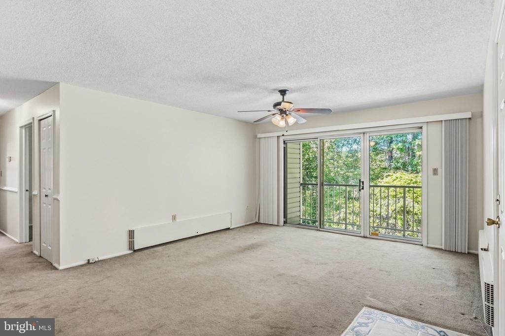 96 Willow Ct - Photo 2