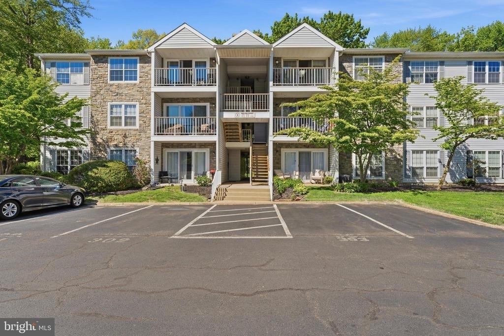 96 Willow Ct - Photo 1