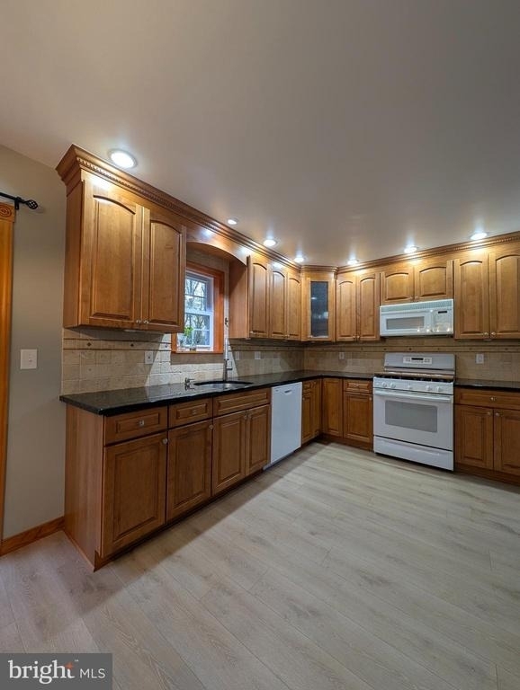 609 Hartland Court - Photo 13