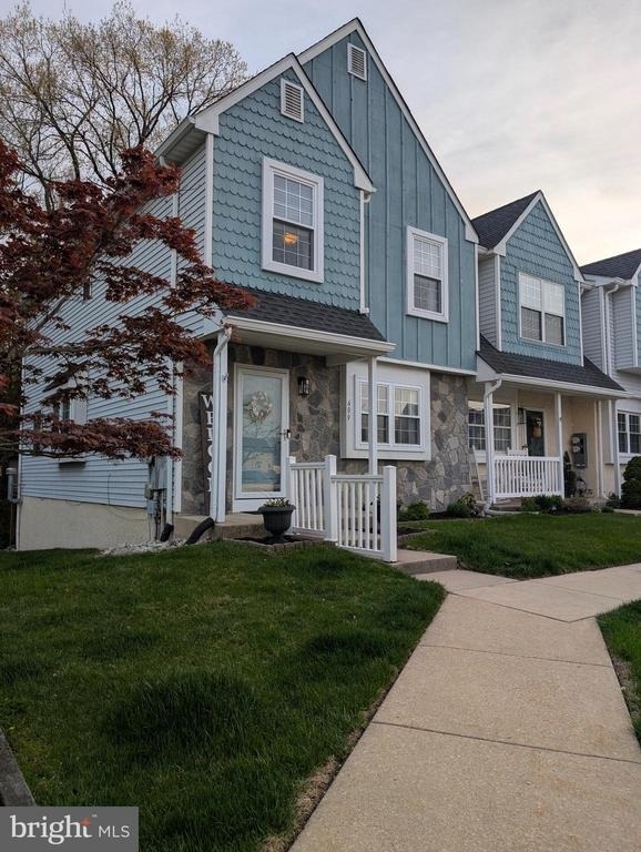609 Hartland Court - Photo 0
