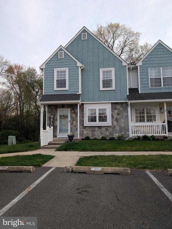 609 Hartland Court - Photo 2