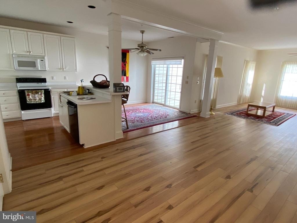 28498 Sawgrass Court - Photo 8