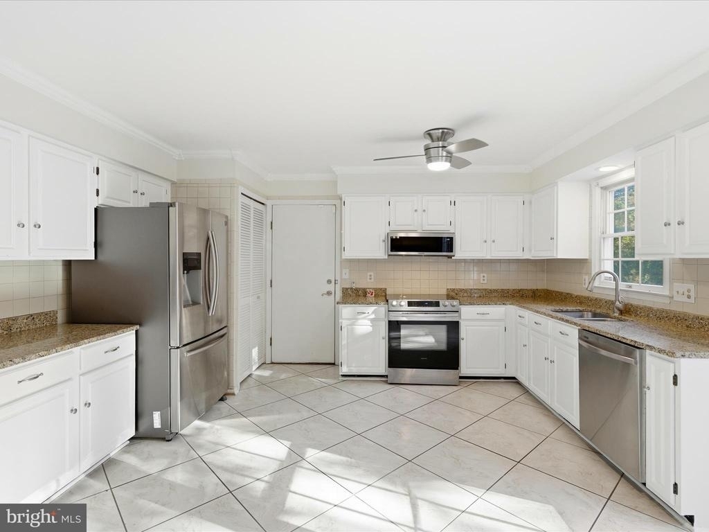 1403 Peartree Lane - Photo 10