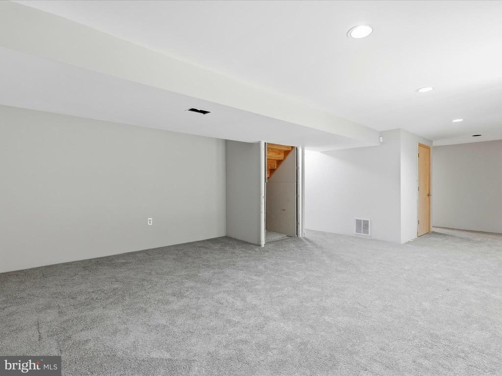 1403 Peartree Lane - Photo 32