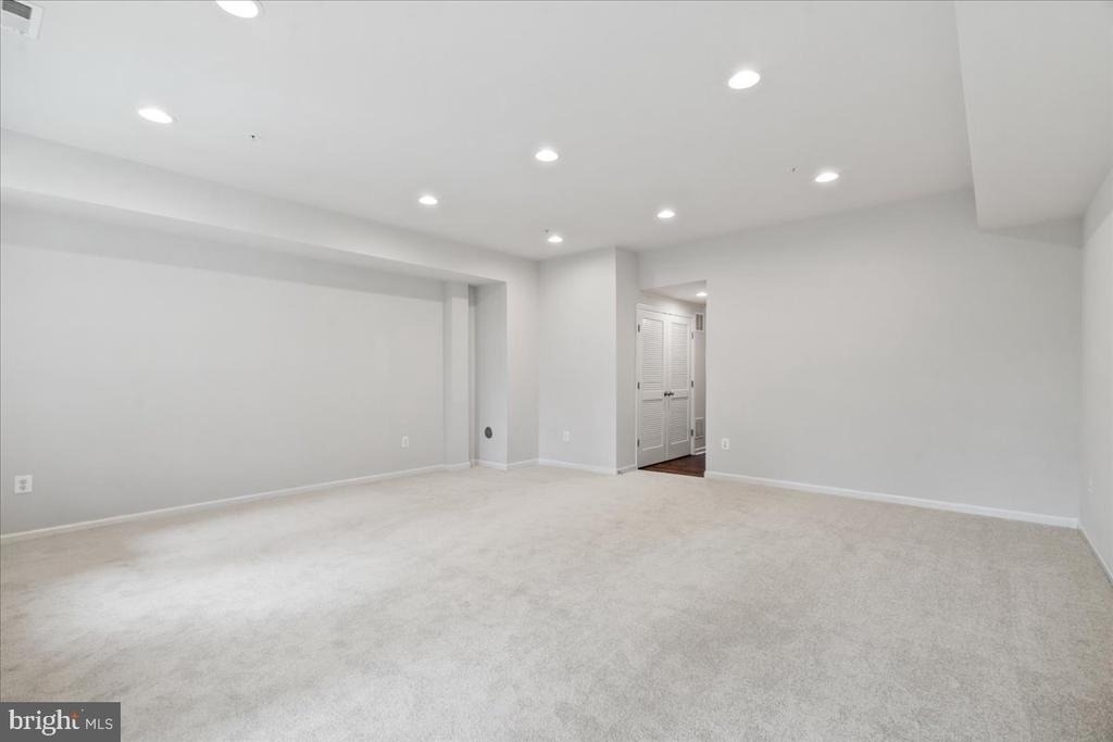 309 Spring Bank Way - Photo 4