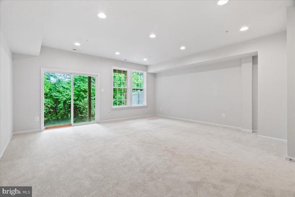 309 Spring Bank Way - Photo 5