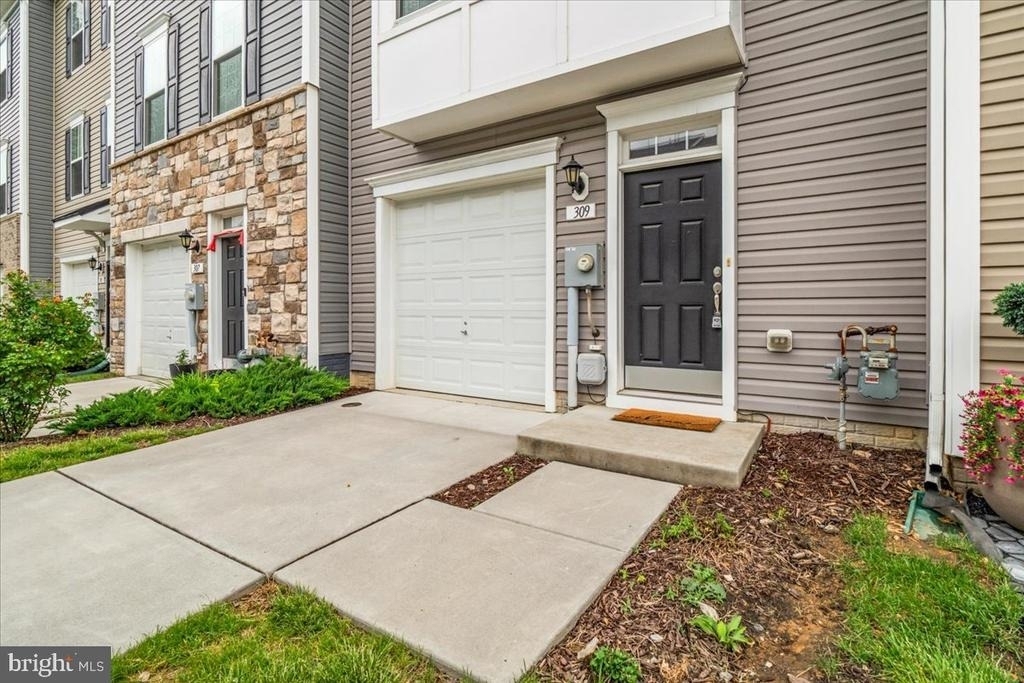 309 Spring Bank Way - Photo 2