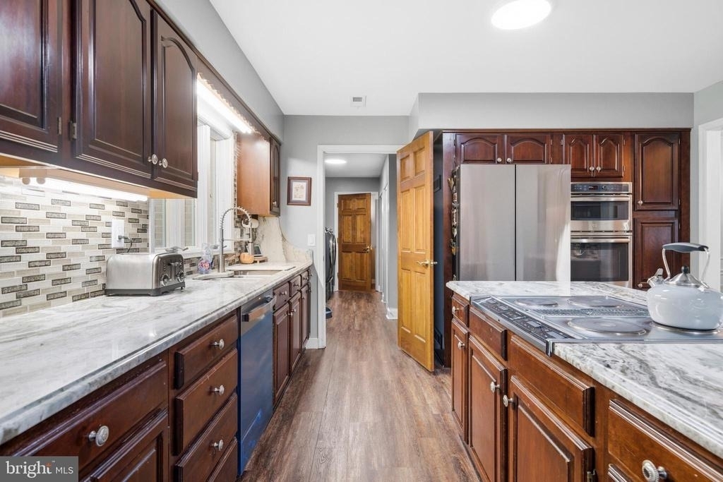 1126 Somerset Lane - Photo 3