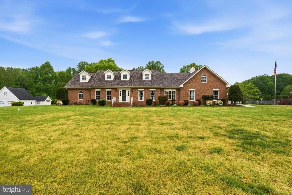 1126 Somerset Lane - Photo 0