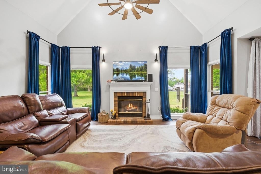 1126 Somerset Lane - Photo 15