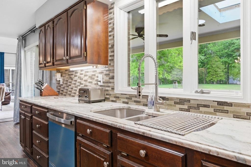 1126 Somerset Lane - Photo 8