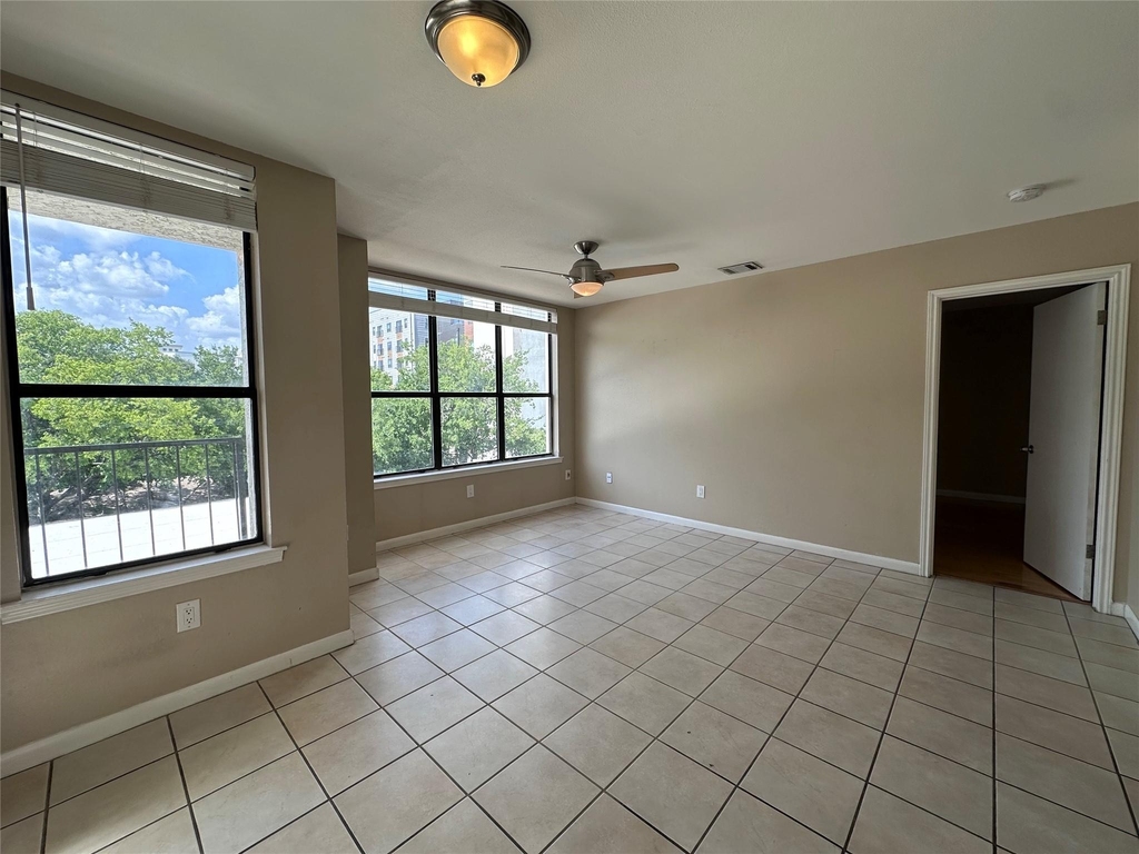 2409 Leon St - Photo 1