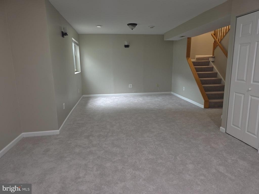 218 Eisenhower Court - Photo 15
