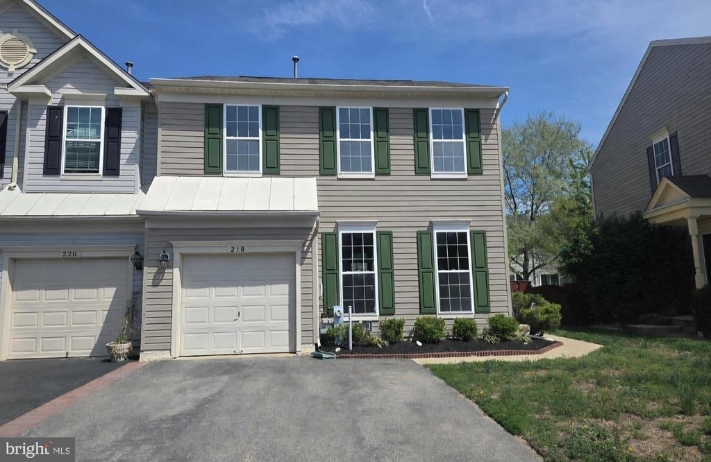 218 Eisenhower Court - Photo 0