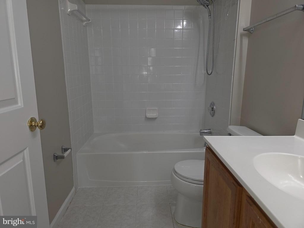 218 Eisenhower Court - Photo 14