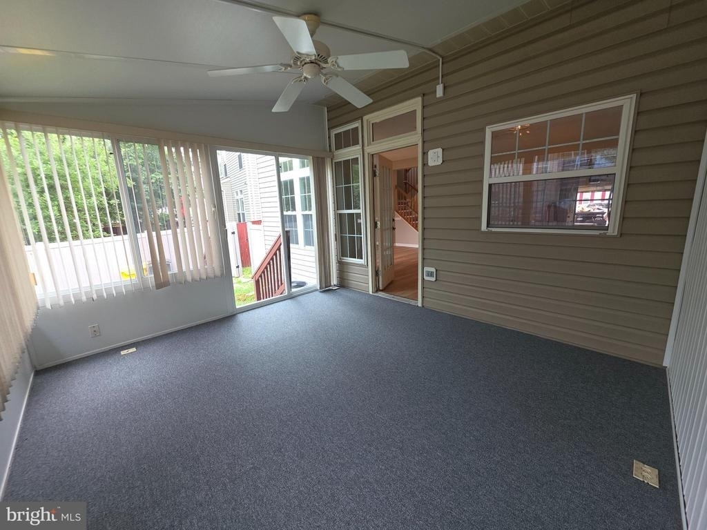 218 Eisenhower Court - Photo 6