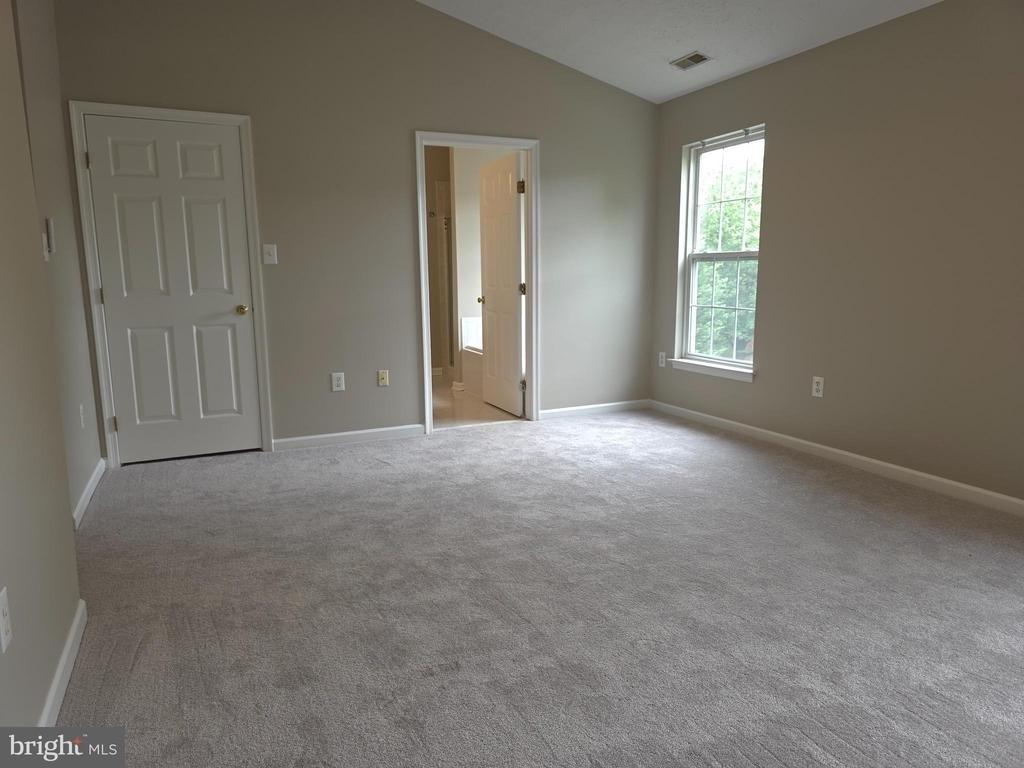 218 Eisenhower Court - Photo 9
