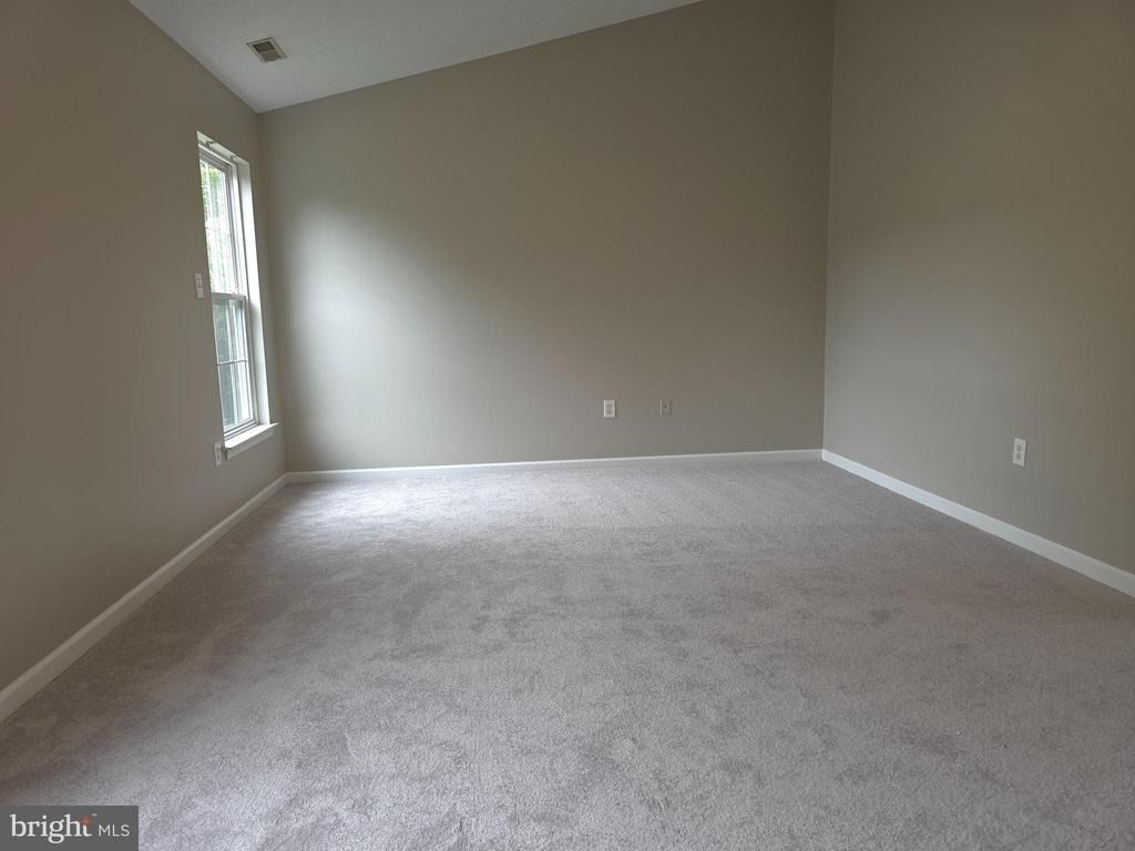 218 Eisenhower Court - Photo 8