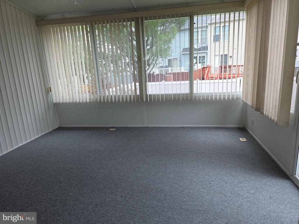 218 Eisenhower Court - Photo 7