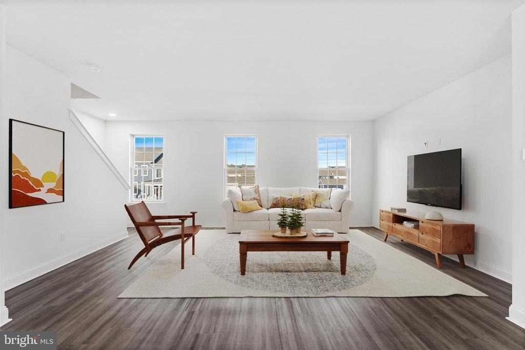 838 Mapleton Avenue - Photo 8