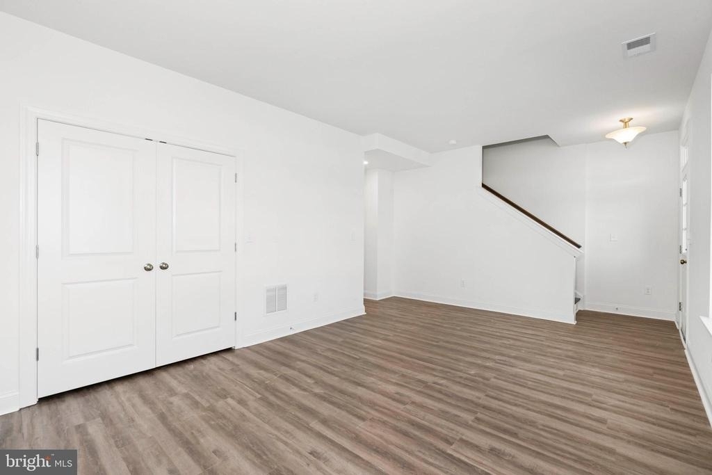 838 Mapleton Avenue - Photo 17