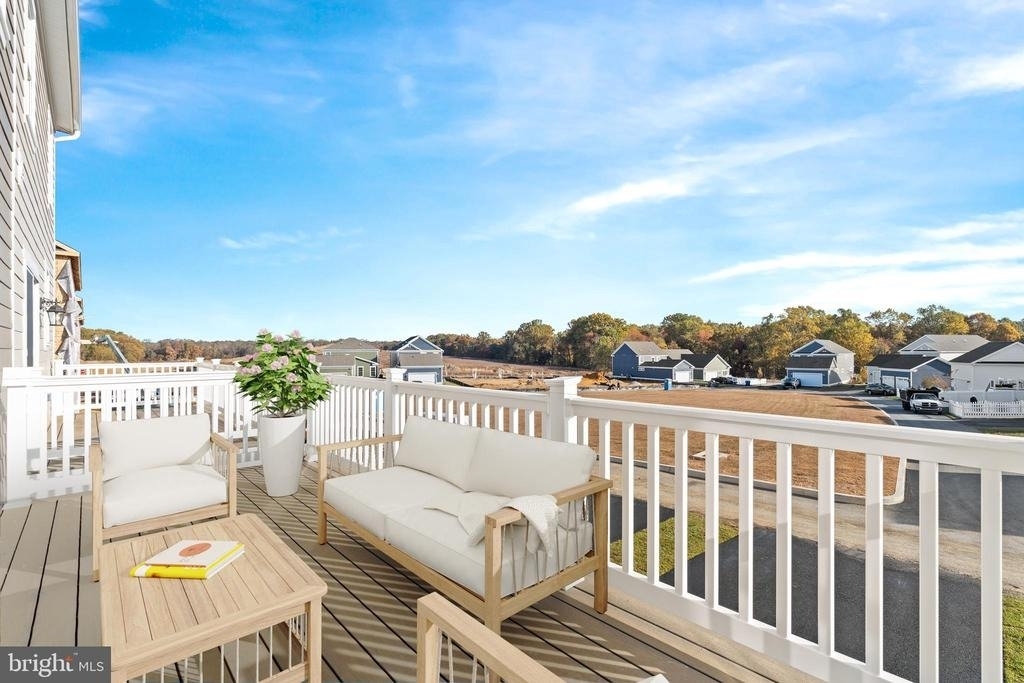 838 Mapleton Avenue - Photo 4