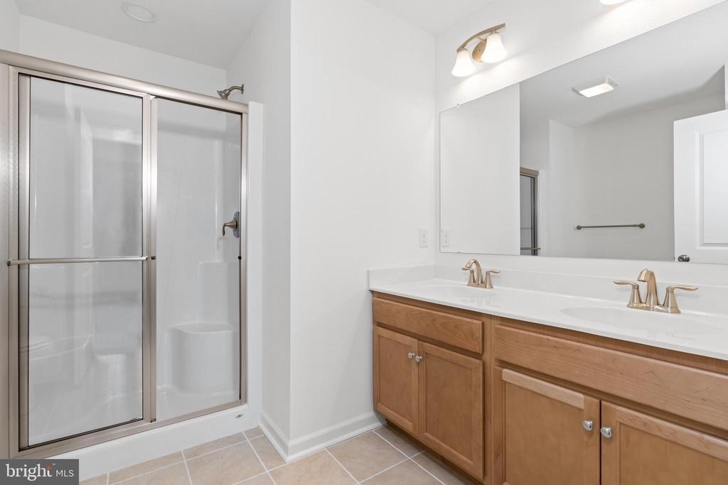 838 Mapleton Avenue - Photo 12