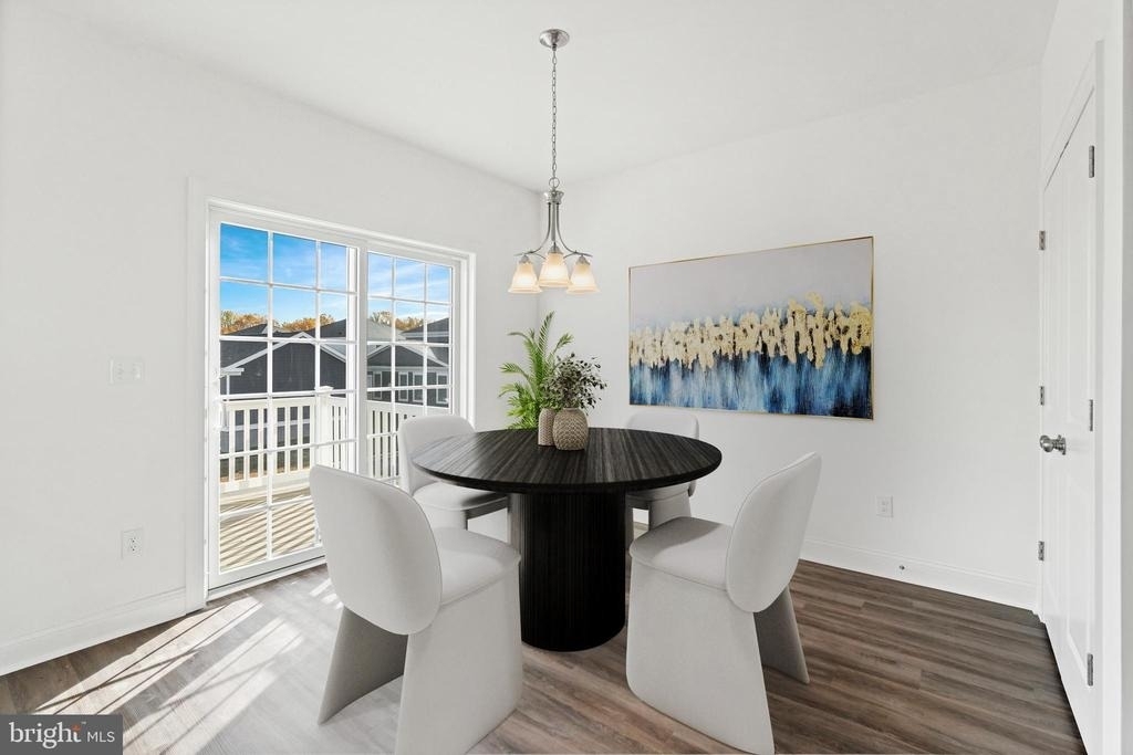 838 Mapleton Avenue - Photo 2