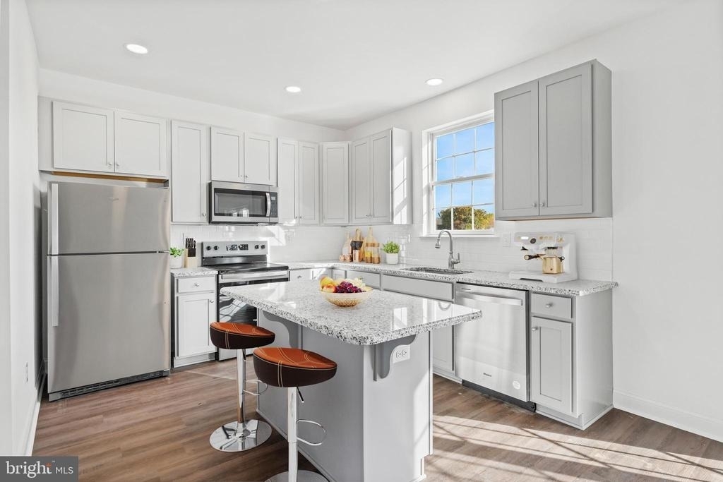 838 Mapleton Avenue - Photo 1