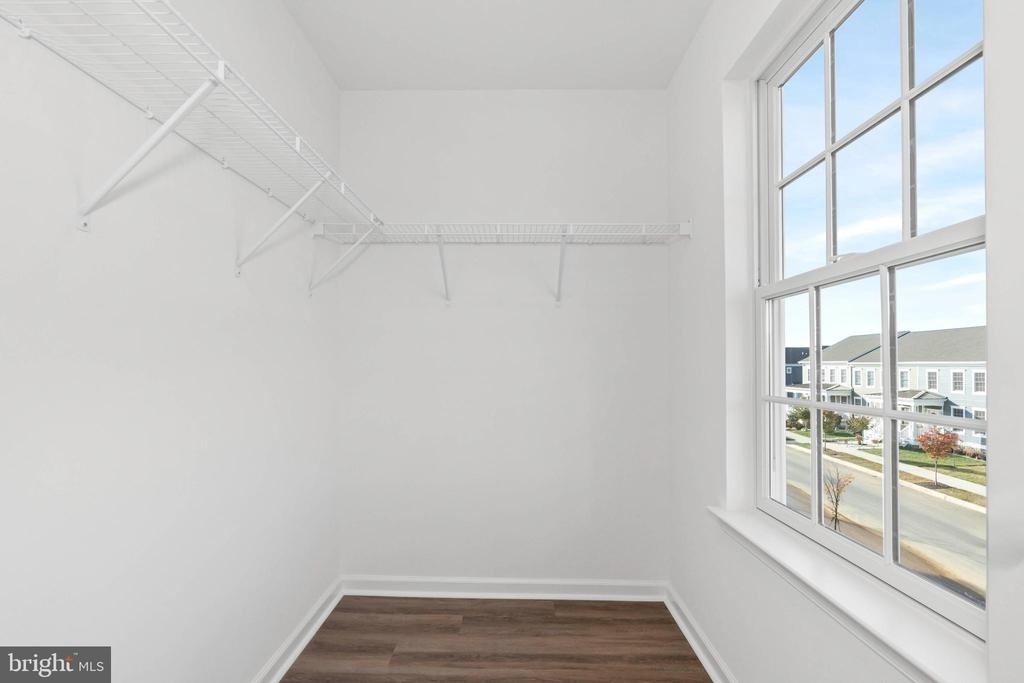 838 Mapleton Avenue - Photo 11