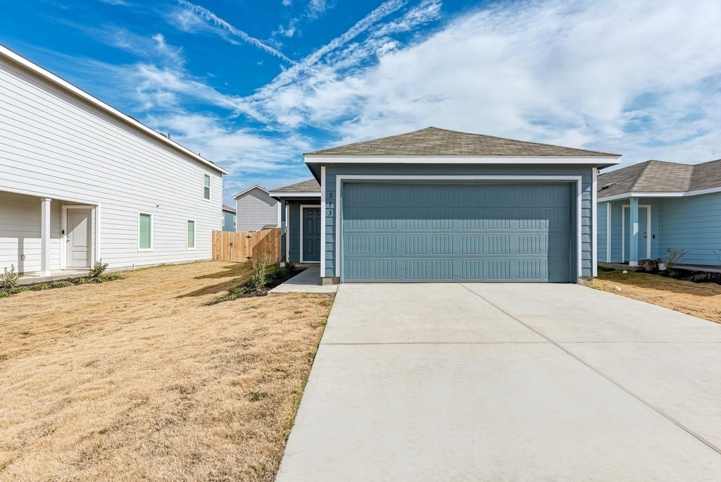 313 Marty Allen Loop - Photo 1
