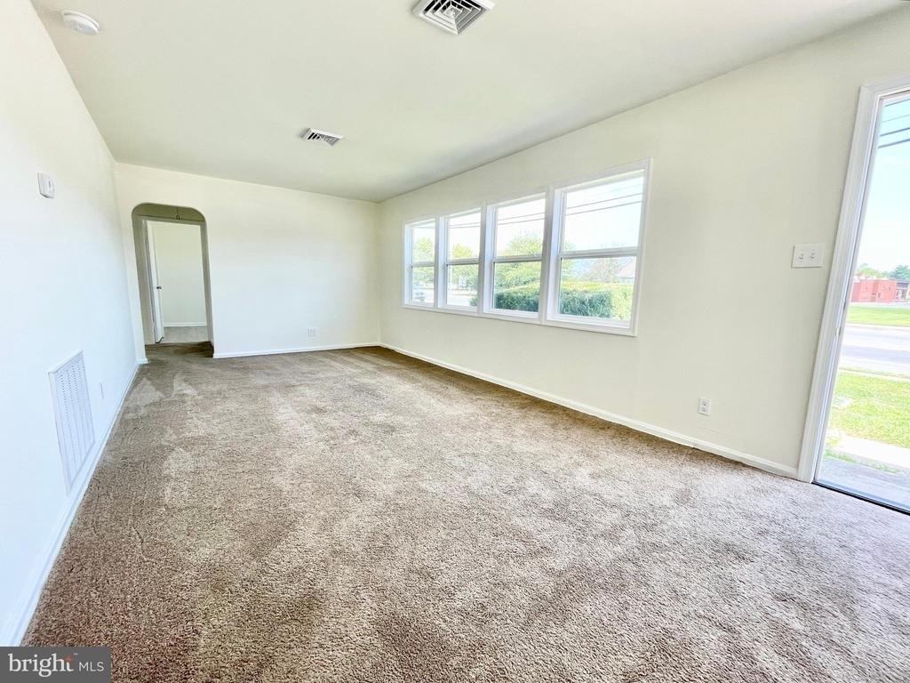 1416 S Governors Avenue - Photo 4