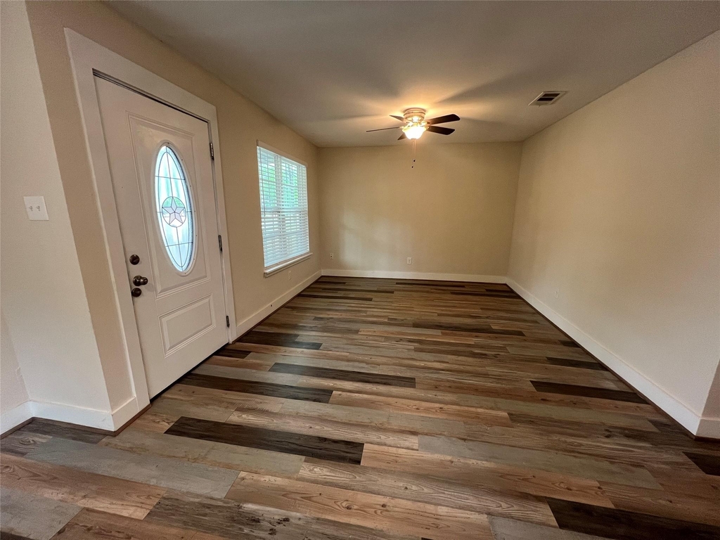 1310 Torres St - Photo 7