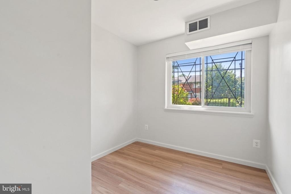808 Chesapeake Street Se - Photo 5