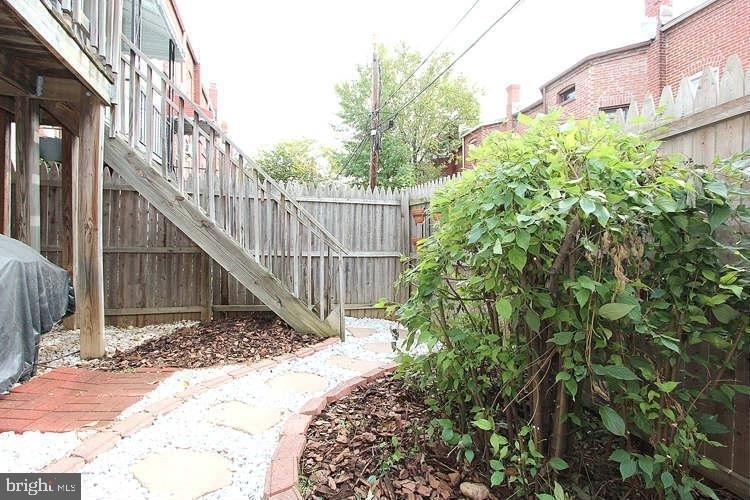 514 Columbia Road Nw - Photo 2