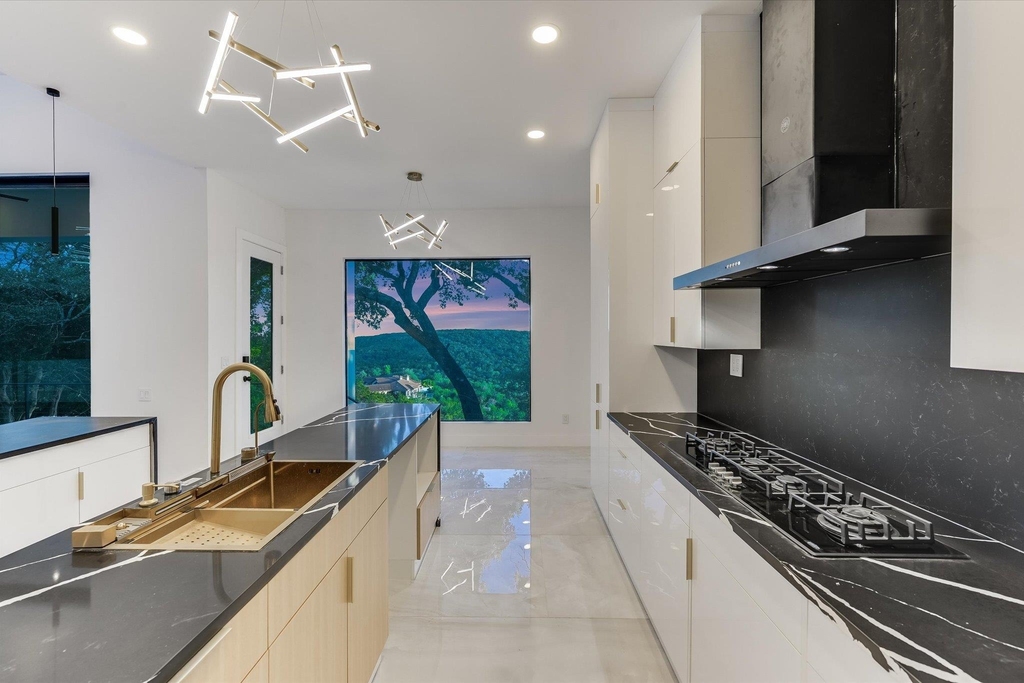 9409 Bell Mountain Dr - Photo 15