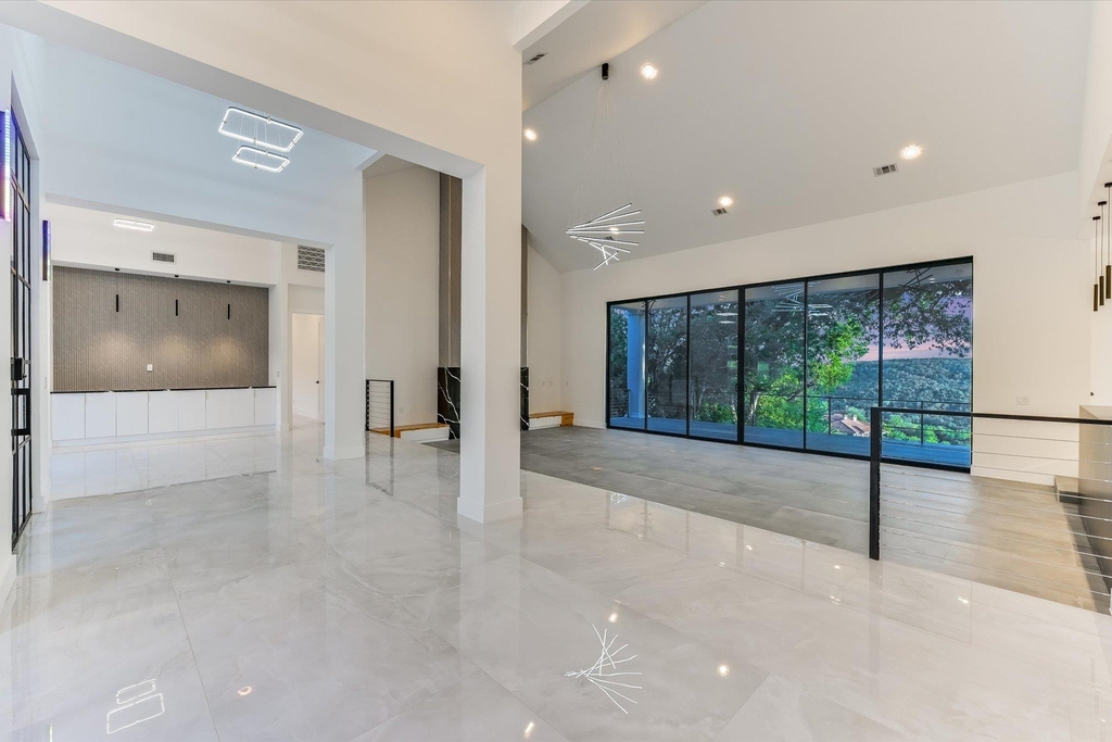 9409 Bell Mountain Dr - Photo 10