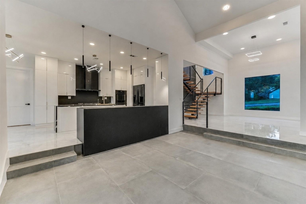 9409 Bell Mountain Dr - Photo 19