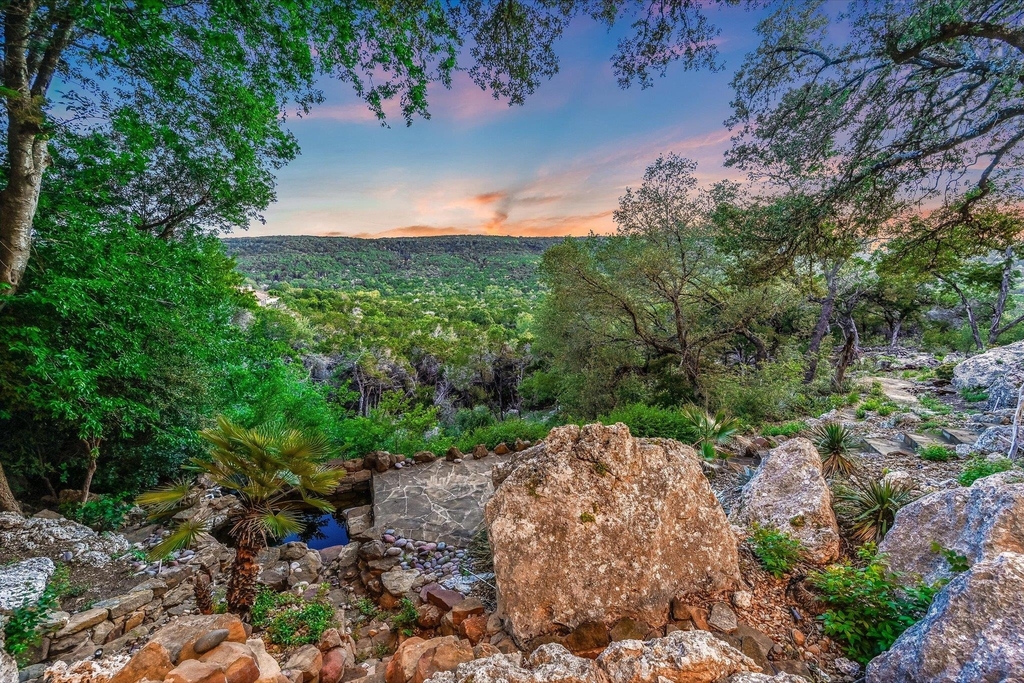 9409 Bell Mountain Dr - Photo 2